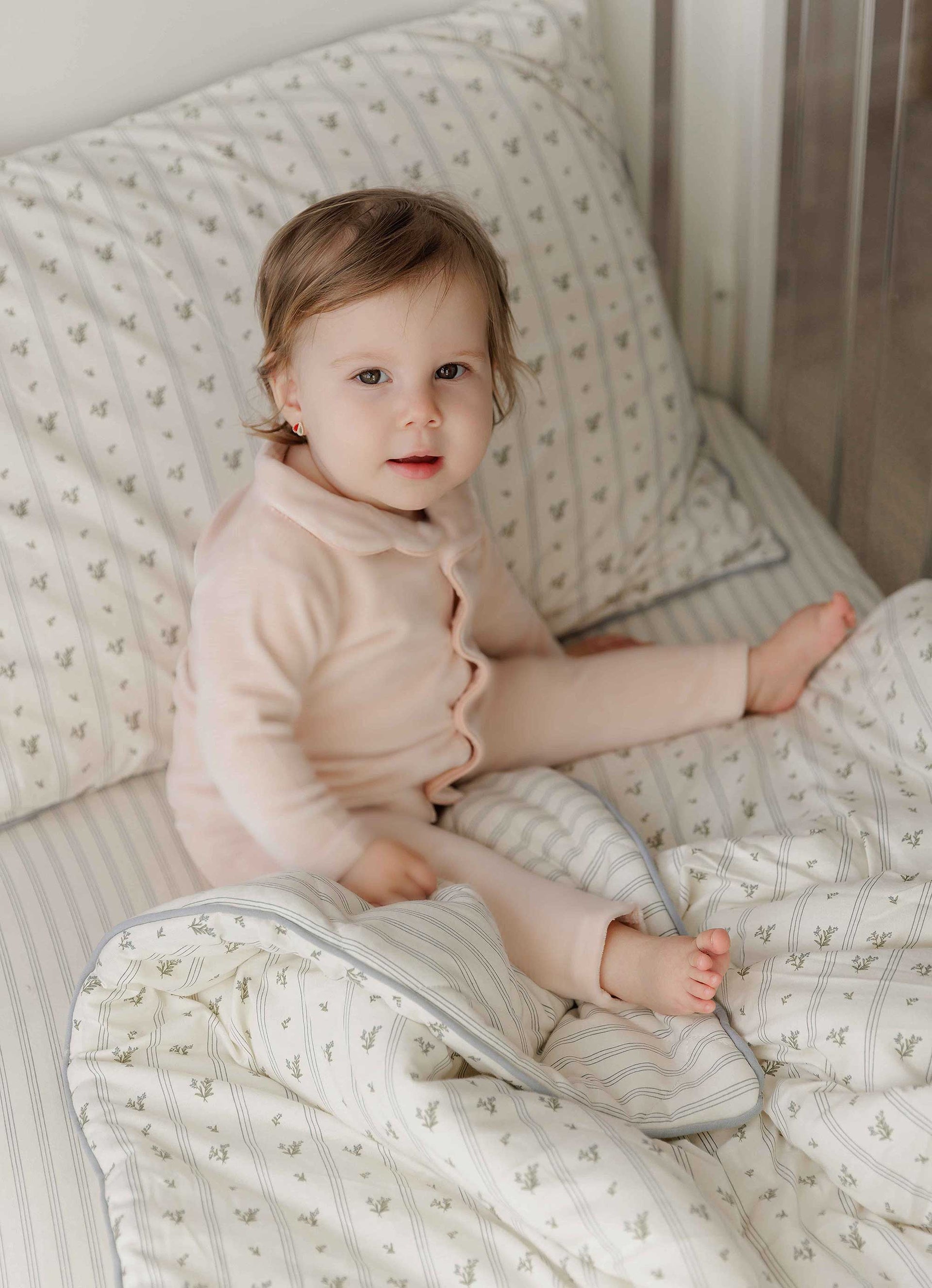 Ely's & Co. 5 Piece Baby Crib Set (52"x 28")