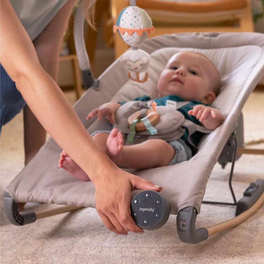 Ingenuity Keep InMotion Automatic Baby Rocking Seat