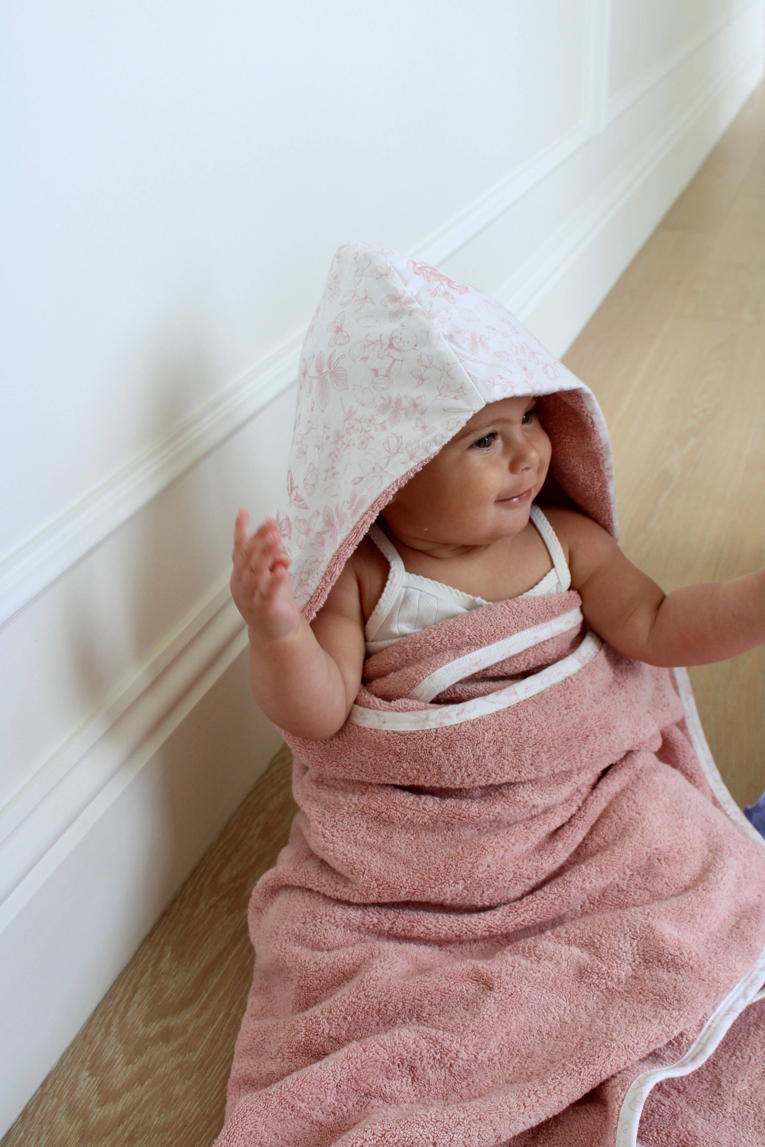 Little Threads Toile Hooded Bath Towel