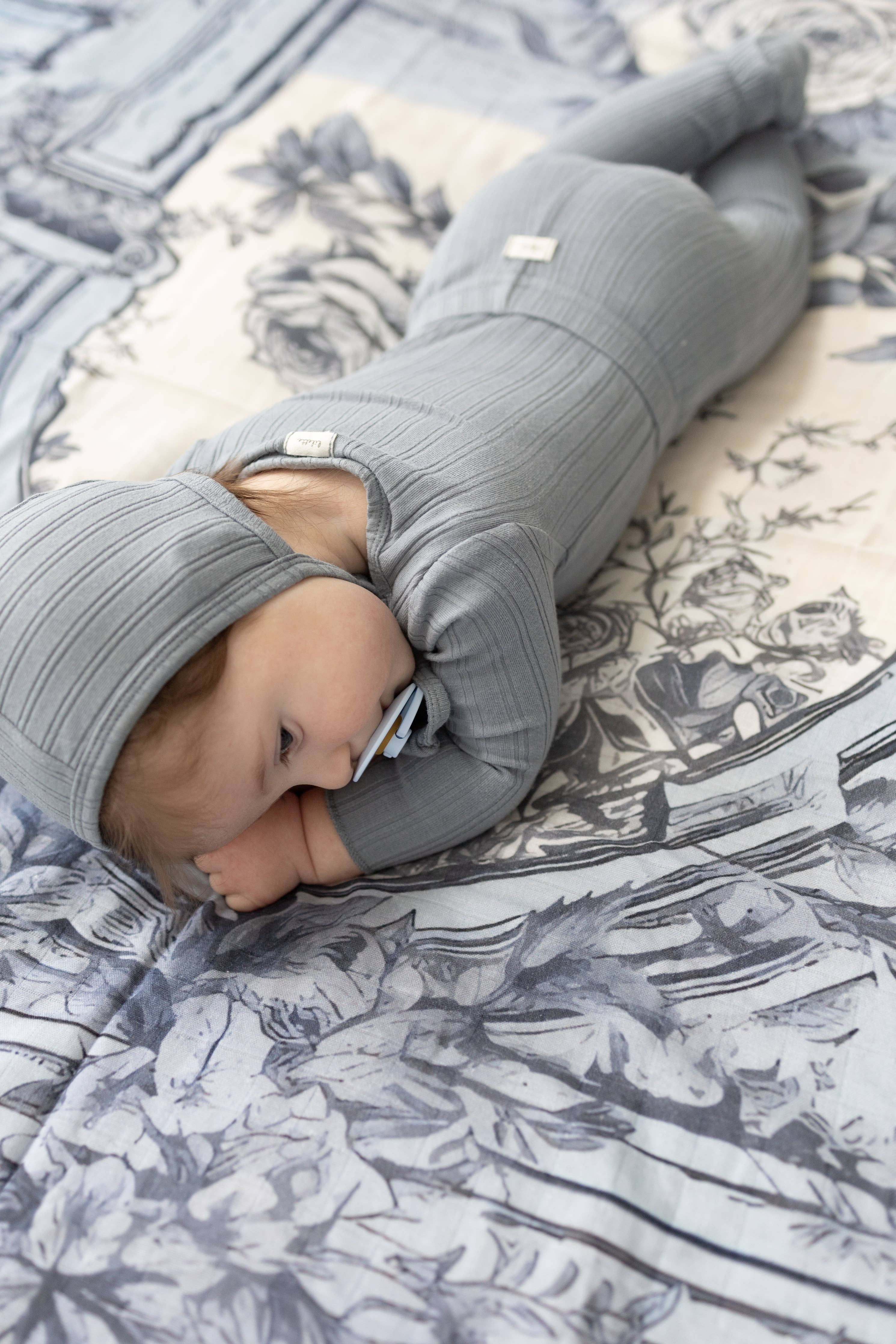 Little Threads The Garden Window Muslin Blanket