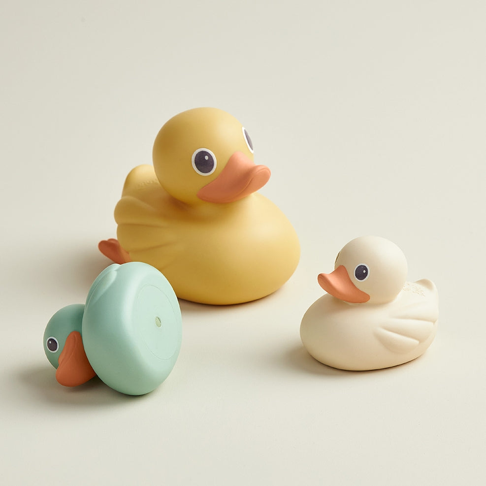 Itzy Ritzy Ducky Family Bath Toy Set