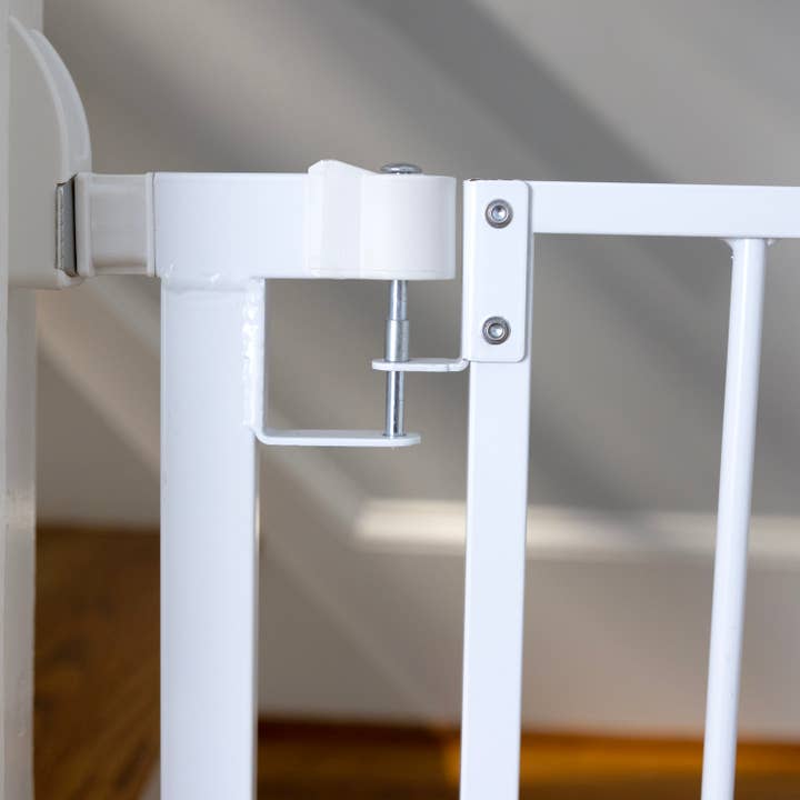 Ingenuity The Doorway 37W Series Quad Cam Lock Baby Gate