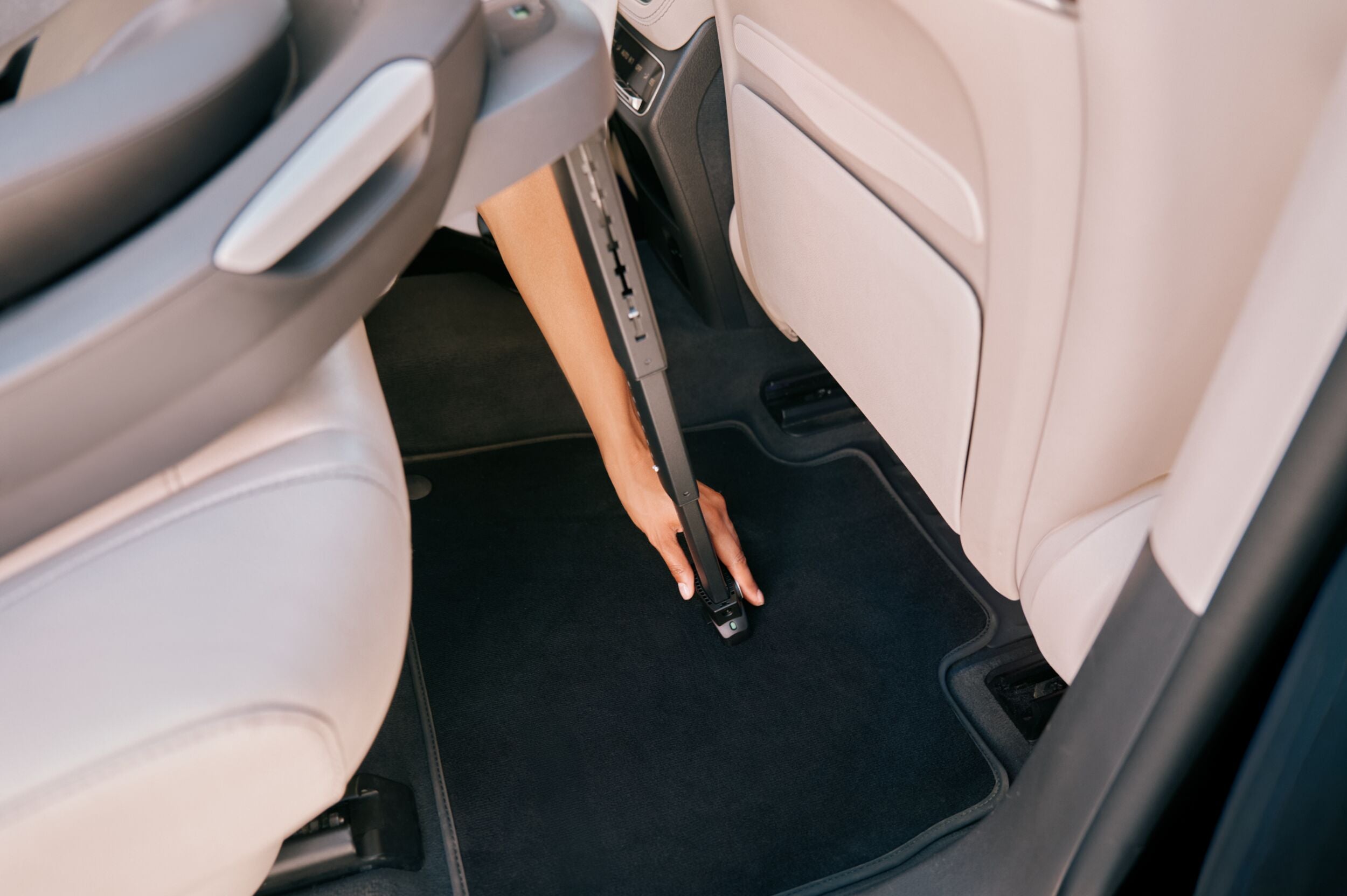 Cybex Aton G2 Infant Car Seat Swivel Load Leg Base