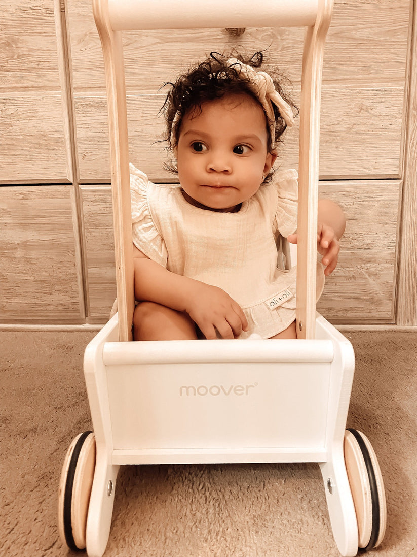 Ali+Oli Muslin Cotton Ruffle Baby Bib