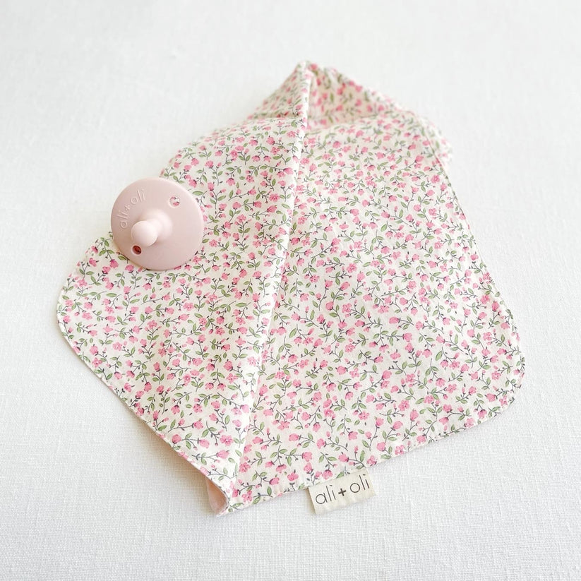 Ali+Oli Pacifier Blanket Holder