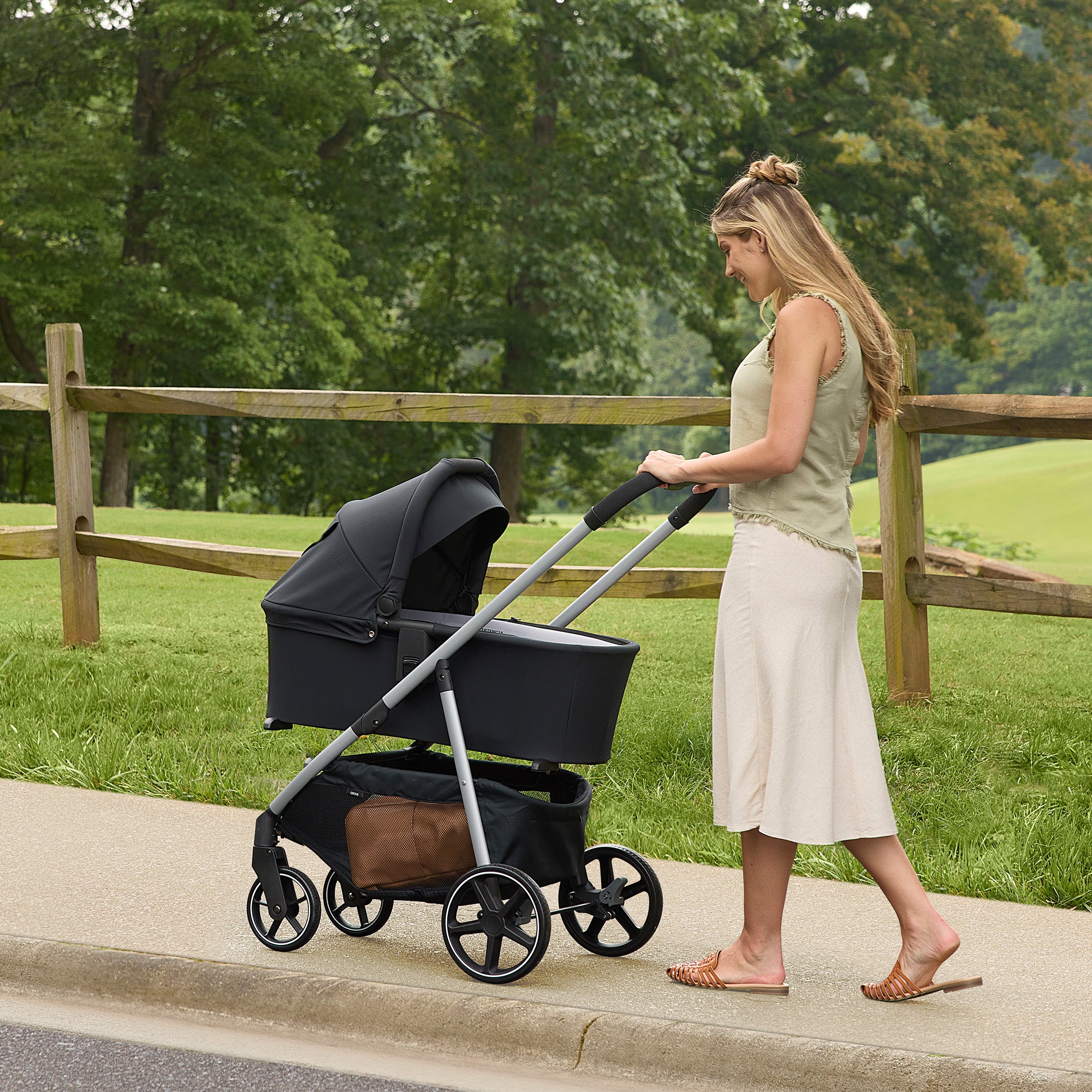 Britax Zinnia Bassinet for Brook Brook and Grove Strollers