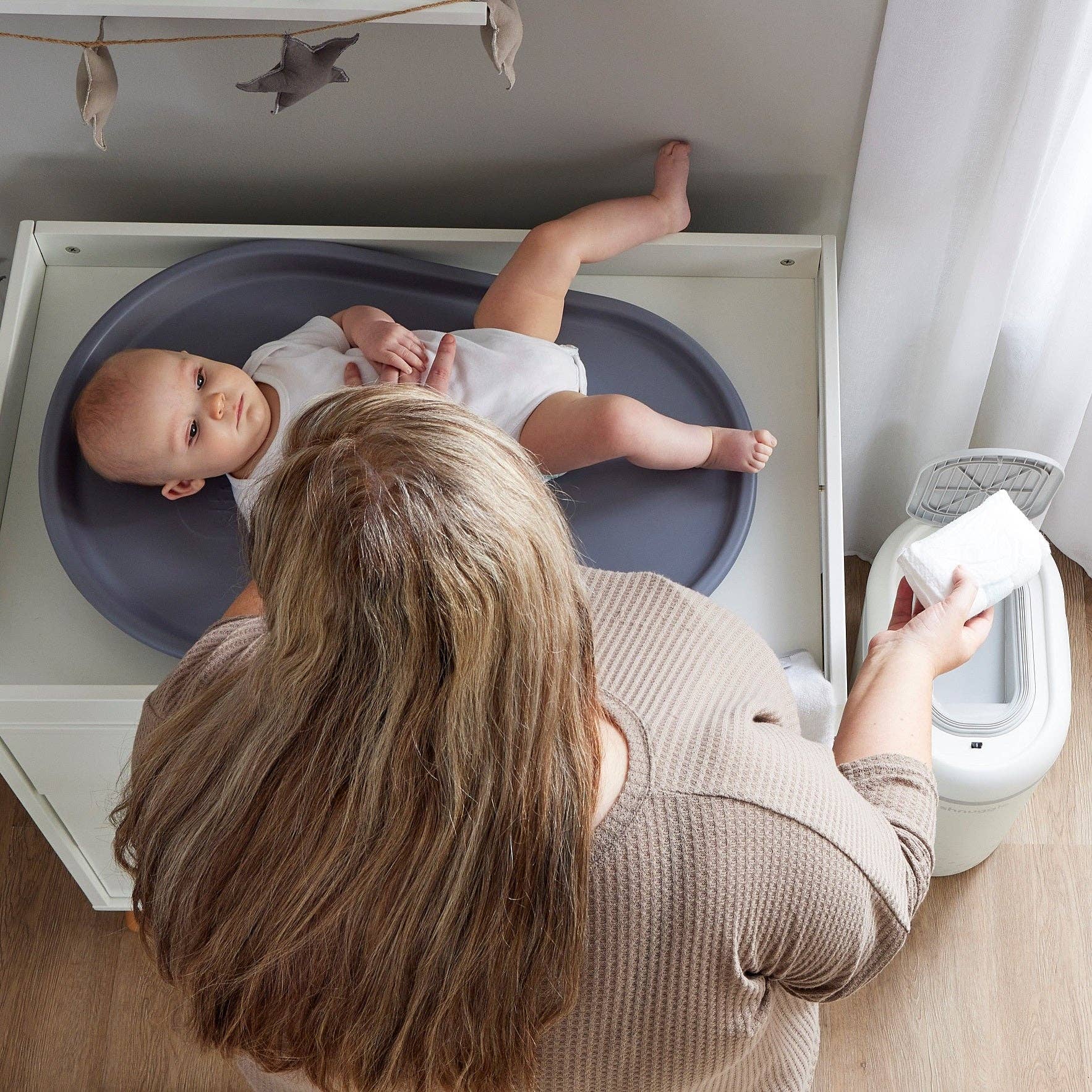 Shnuggle Eco-Touch Diaper Pail + 30 Better Bag Liners