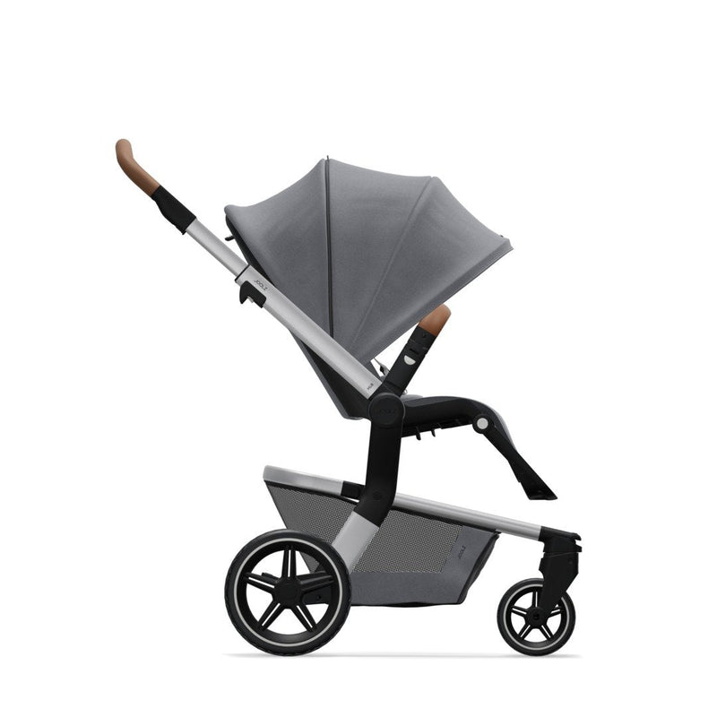 Protect your child with the  sun canopy on the Joolz Hub+ stroller, by Mega babies.