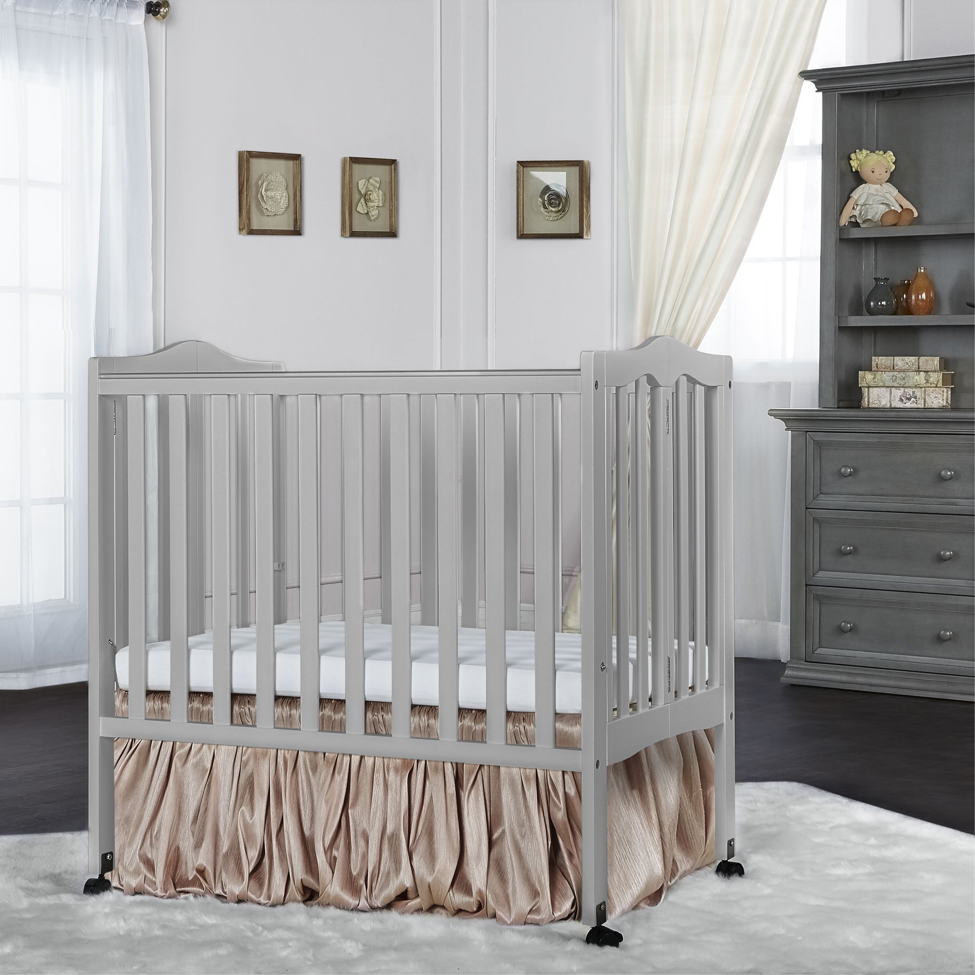 Dream On Me 2 in 1 Lightweight Folding Portable Crib
