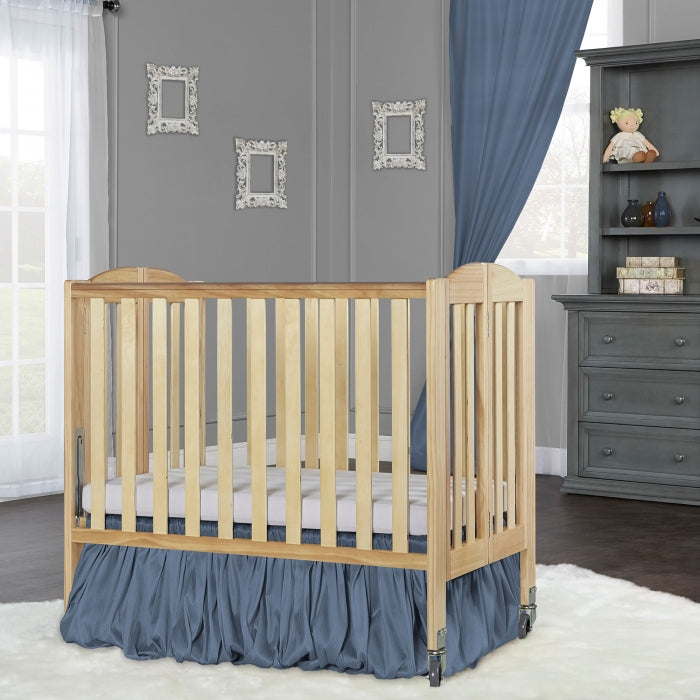Dream On Me (Curved) in Folding Portable Crib Free 3