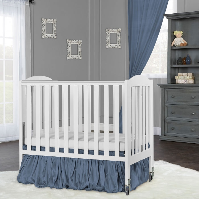 Dream On Me (Curved) in Folding Portable Crib Free 3