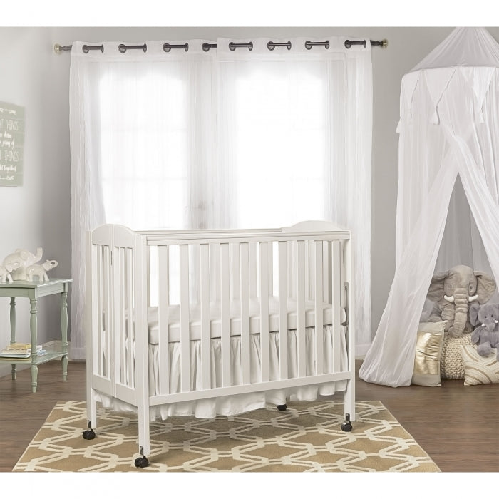 Dream On Me (Curved) in Folding Portable Crib Free 3