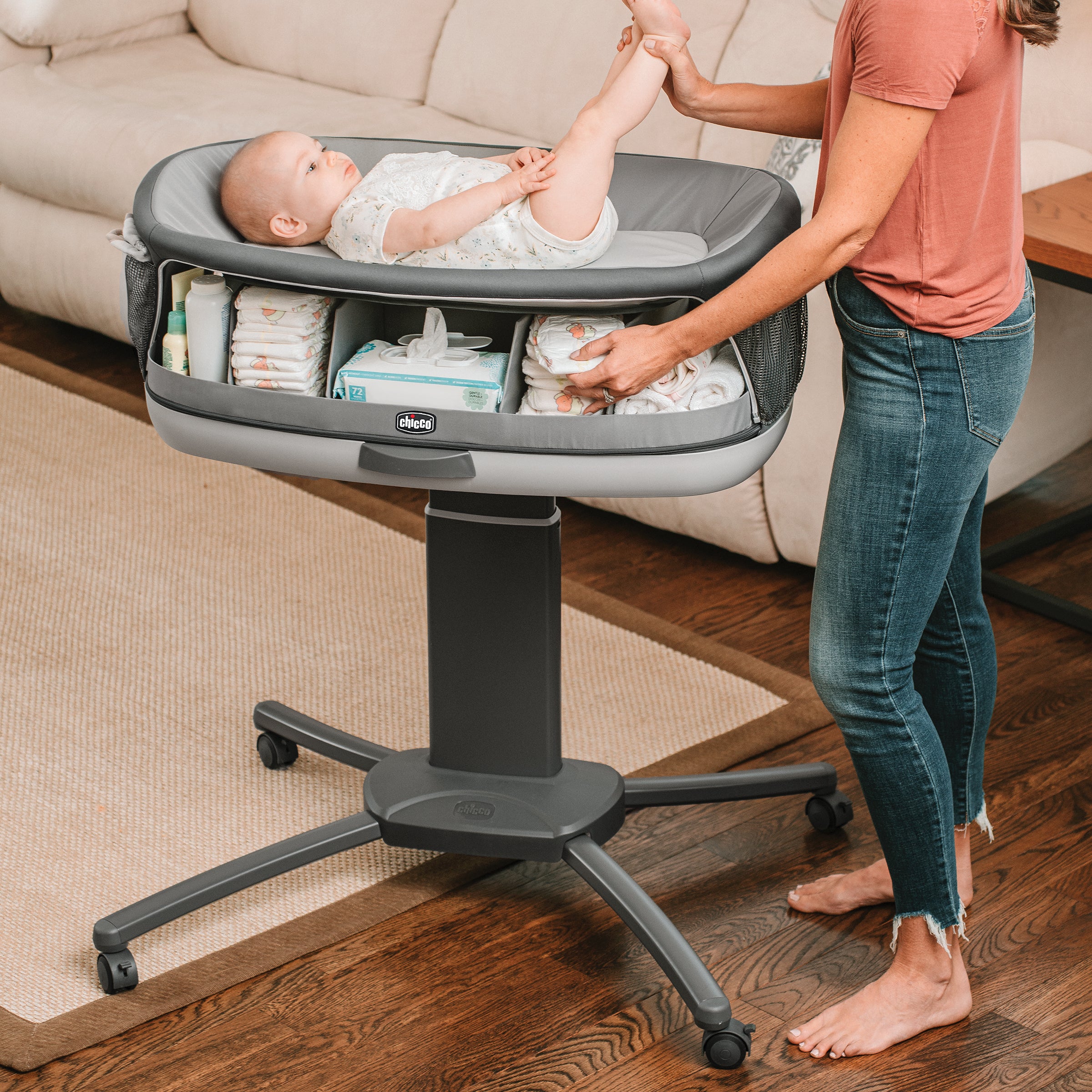 Chicco Close to You SE Changer & Organizer