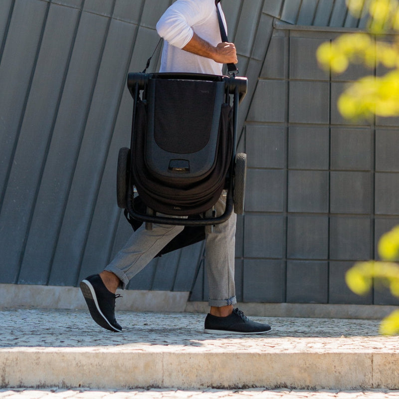 Mega babies' Joolz Hub+ stroller includes a handy carry strap.