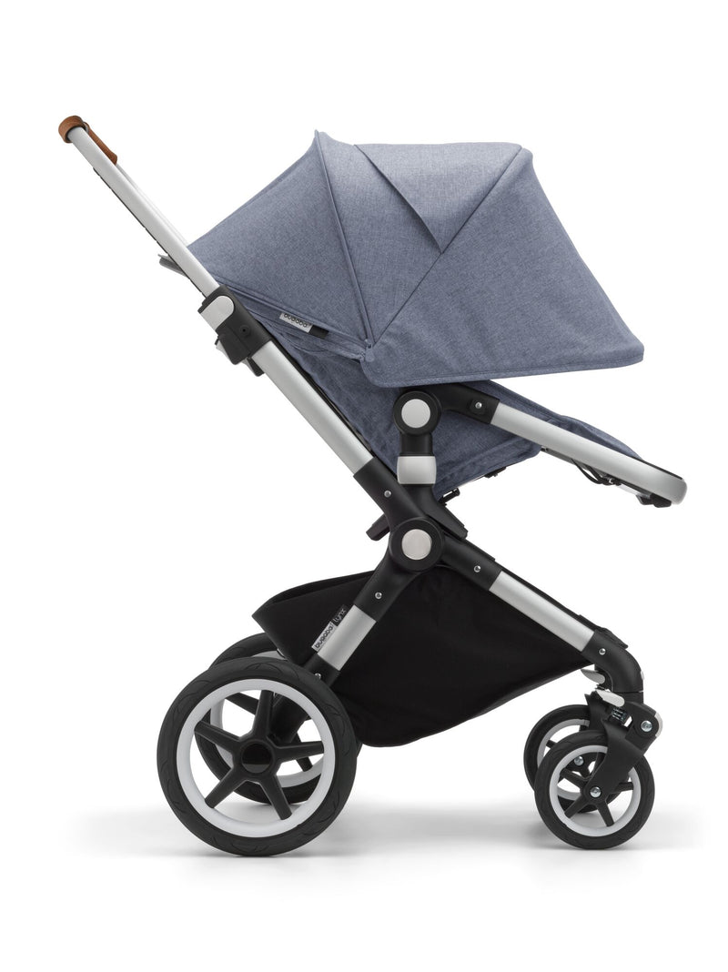 Mega babies' Bugaboo Lynx stroller features an extra large sun canopy for maximum protection.