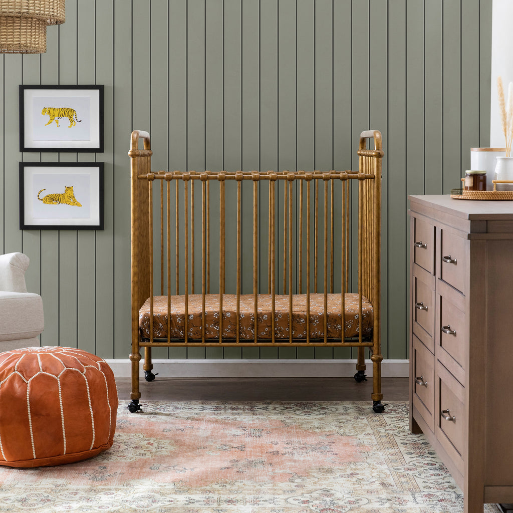 Million Dollar Baby Abigail 3-in-1 Convertible Mini Crib
